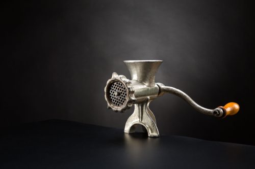 阅读更多关于文章我可以用绞肉机磨谷物[Inc.玉米]-以及如何?