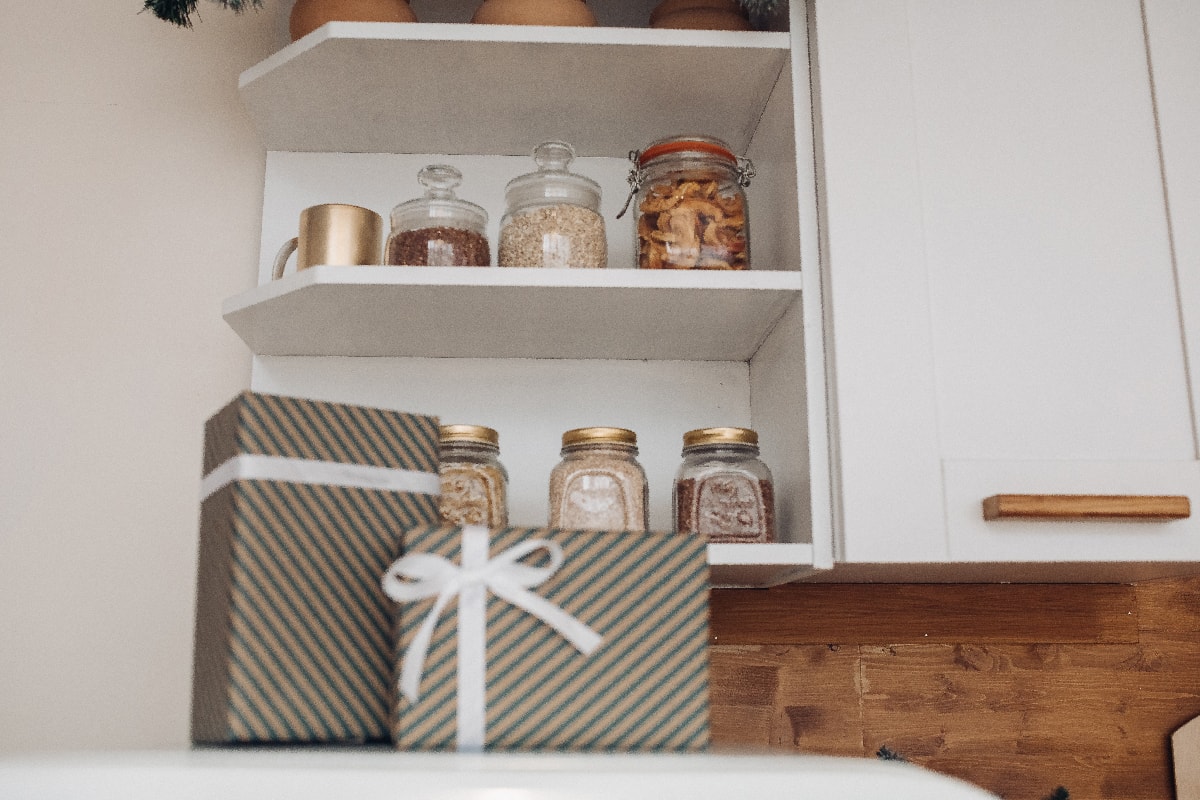 厨房里的迷你食品储藏室雷电竞官网网址