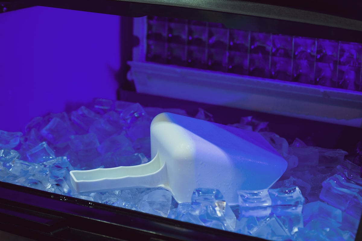 cube-ice-machine-suitable-small-beverage的照片