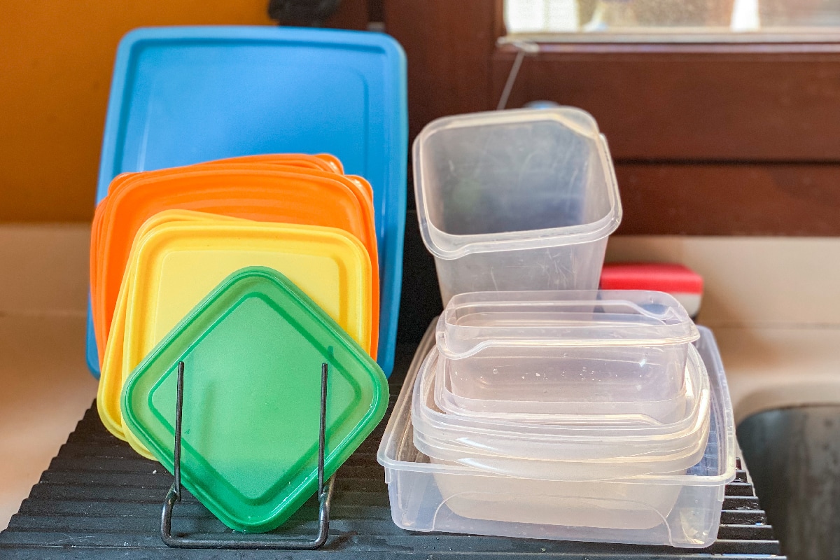 干净的塑料容器可以使用在厨房里雷电竞官网网址