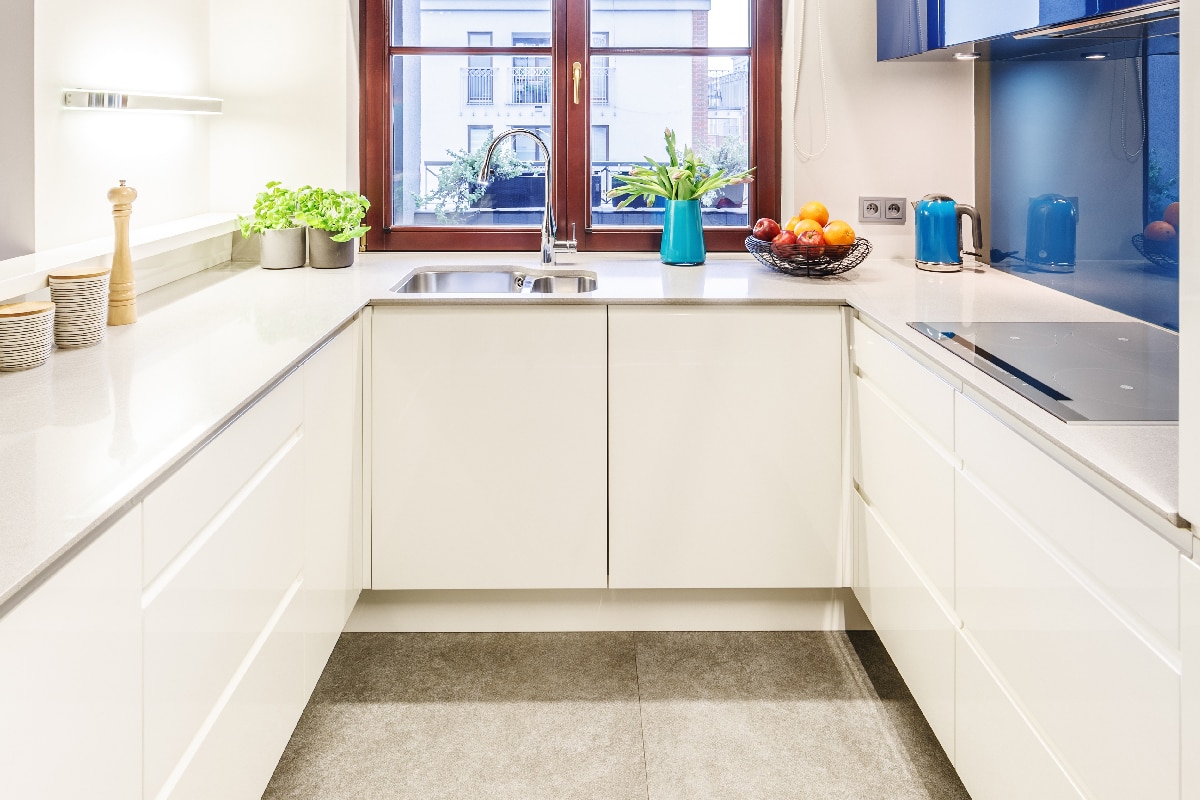 小亮白色的厨房雷电竞官网网址