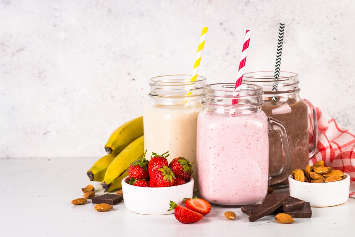 Different fruits used for making aa delicious milkshake
