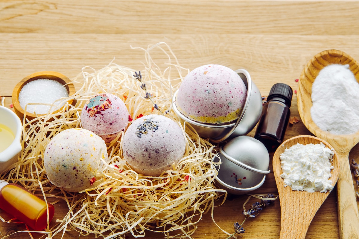 制造碳酸浴炸弹在家里