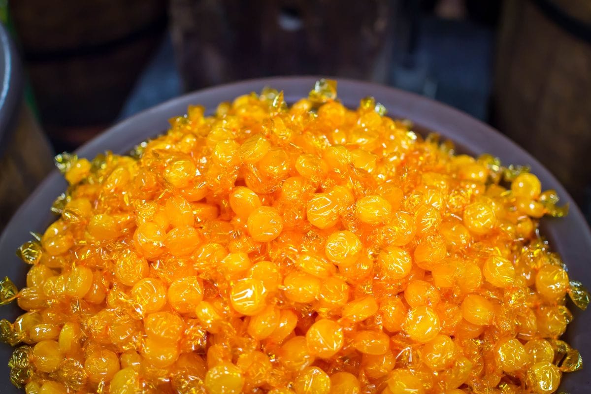 顶视图的奶油糖果糖果。