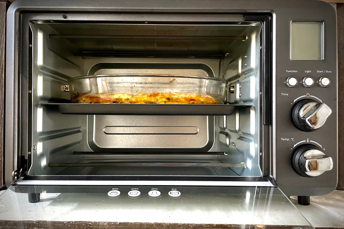 肉馅饼是用烤箱烤面包机格栅机