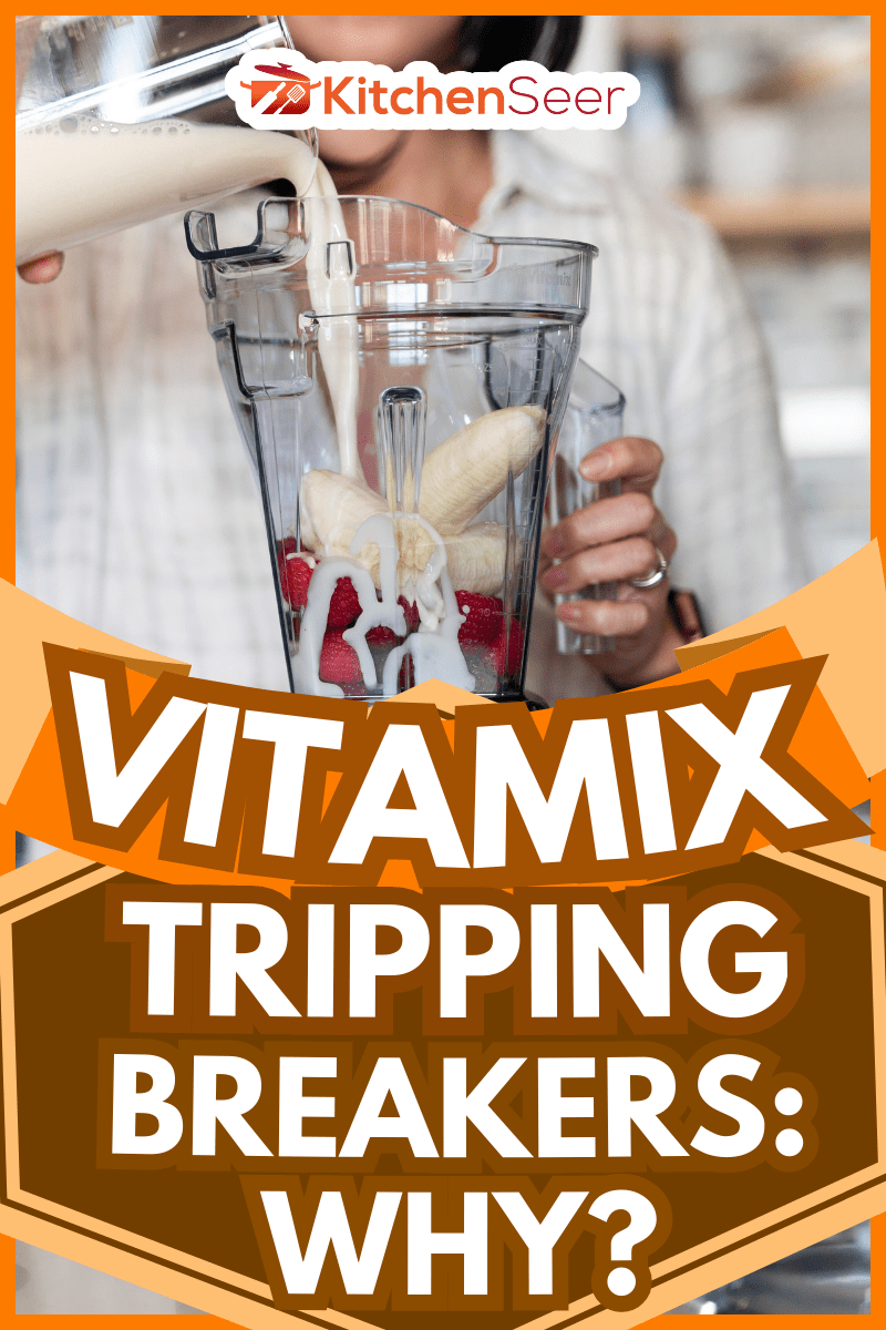 女人在厨房做水果冰沙雷电竞官网网址