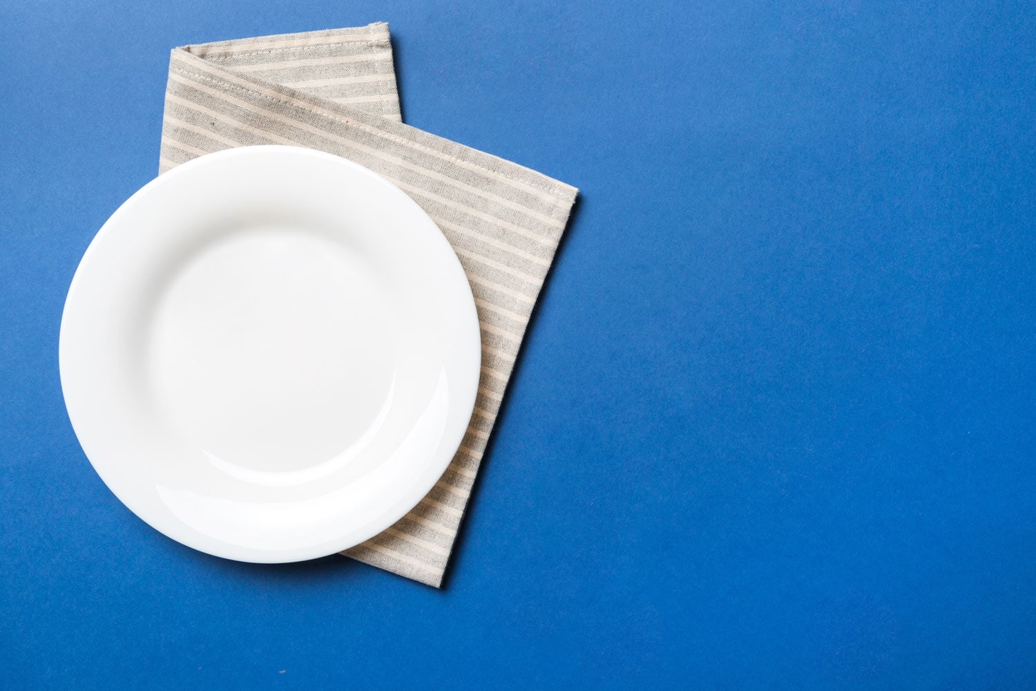 蛋白石玻璃板在厨房里雷电竞官网网址