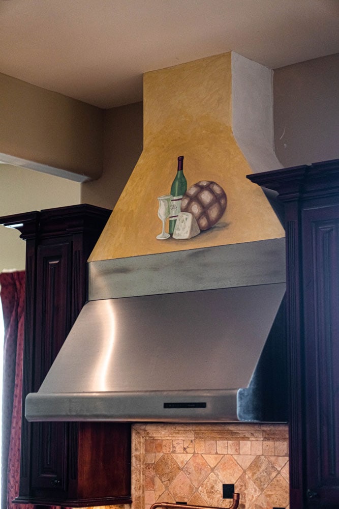 一个带盖的抽油烟机